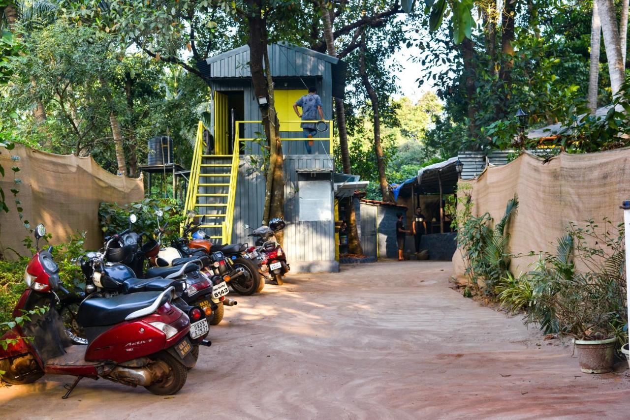 The Hosteller Goa, Анжуна Экстерьер фото